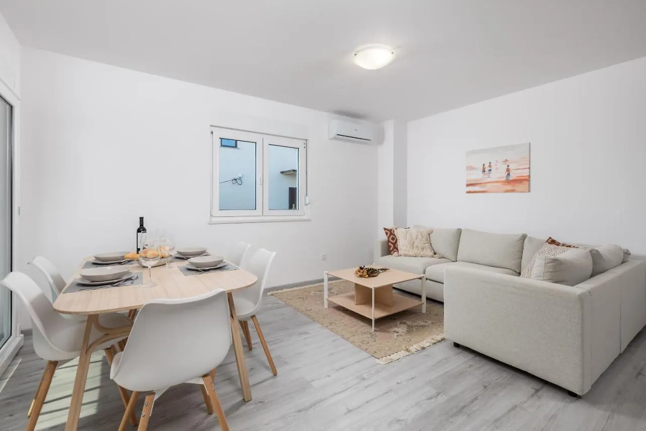 Hendrix Apartment 노비비노돌스키 0*,  크로아티아