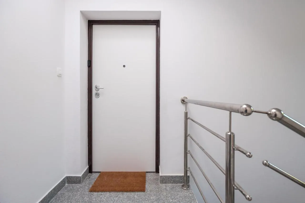 Hendrix Apartment 노비비노돌스키